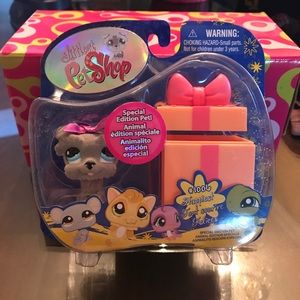 New in box Littlest Pet Shop LPS 1006
